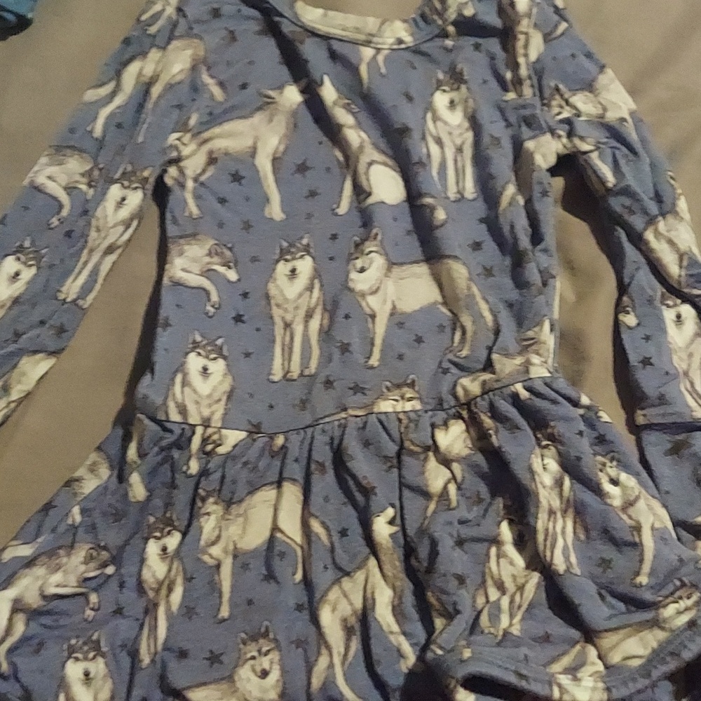 Muse threads wolf pattern snap dress